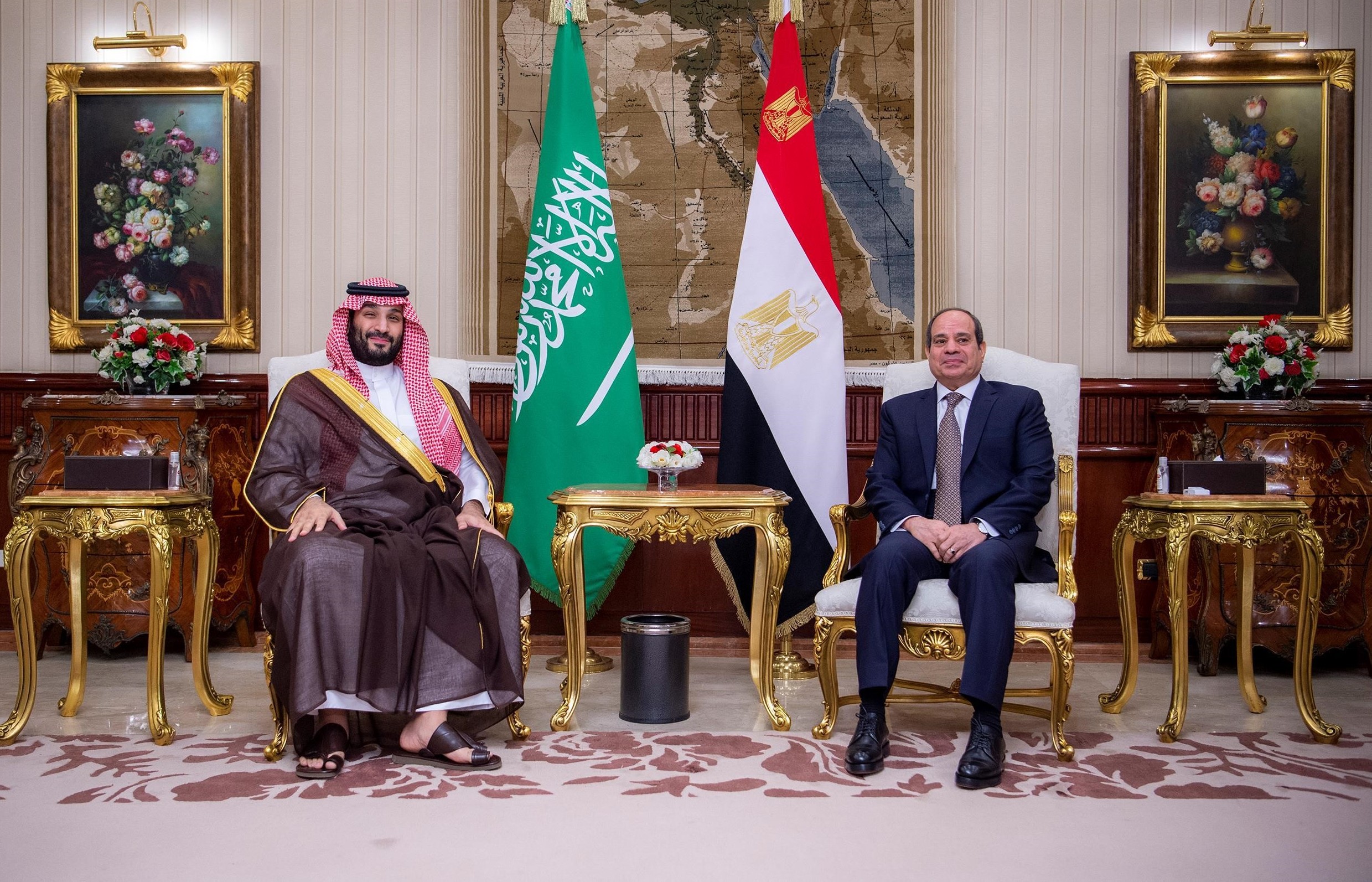 ولي العهد يصل القاهرة