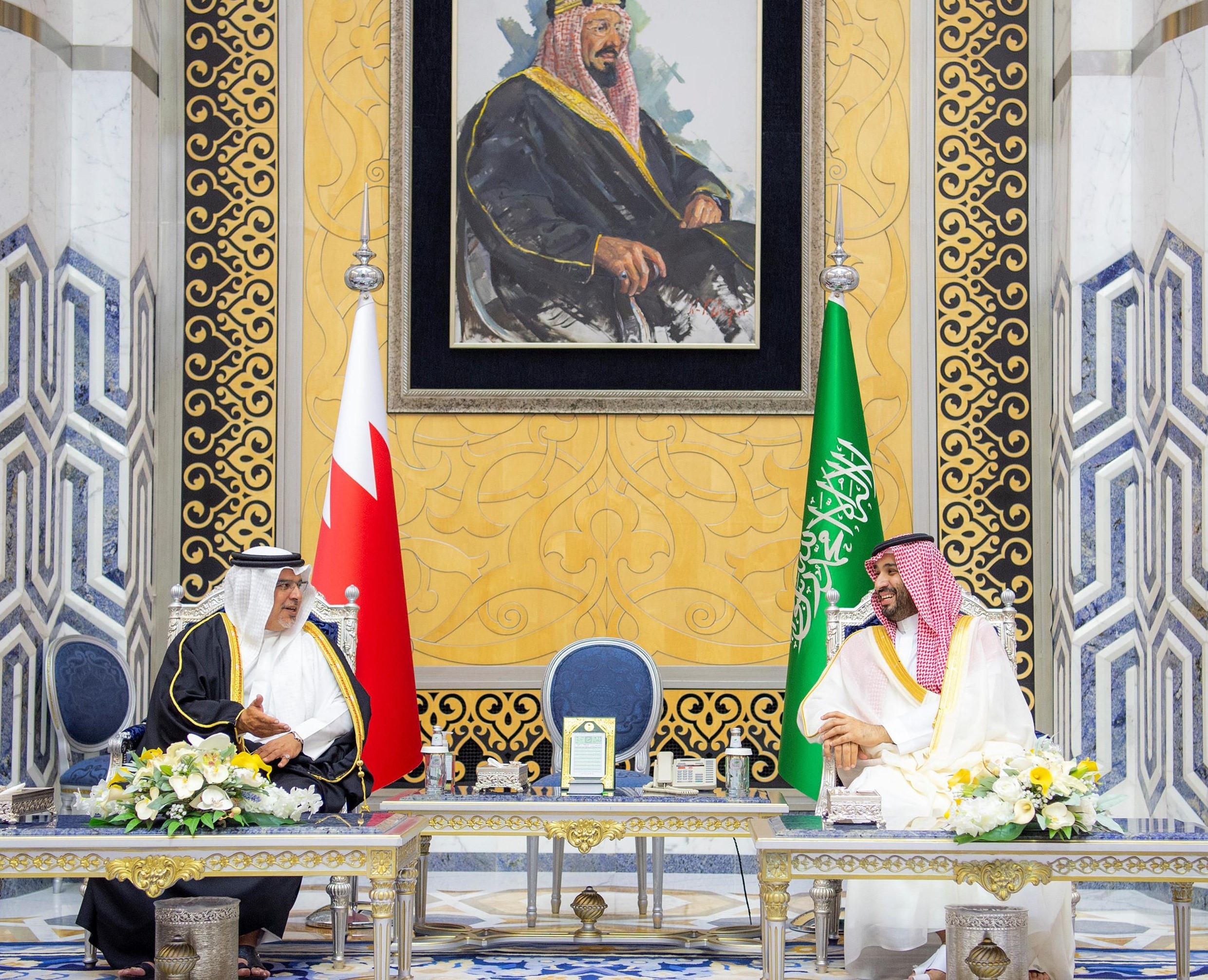 ولي العهد يستقبل الأمير سلمان بن حمد آل خليفة