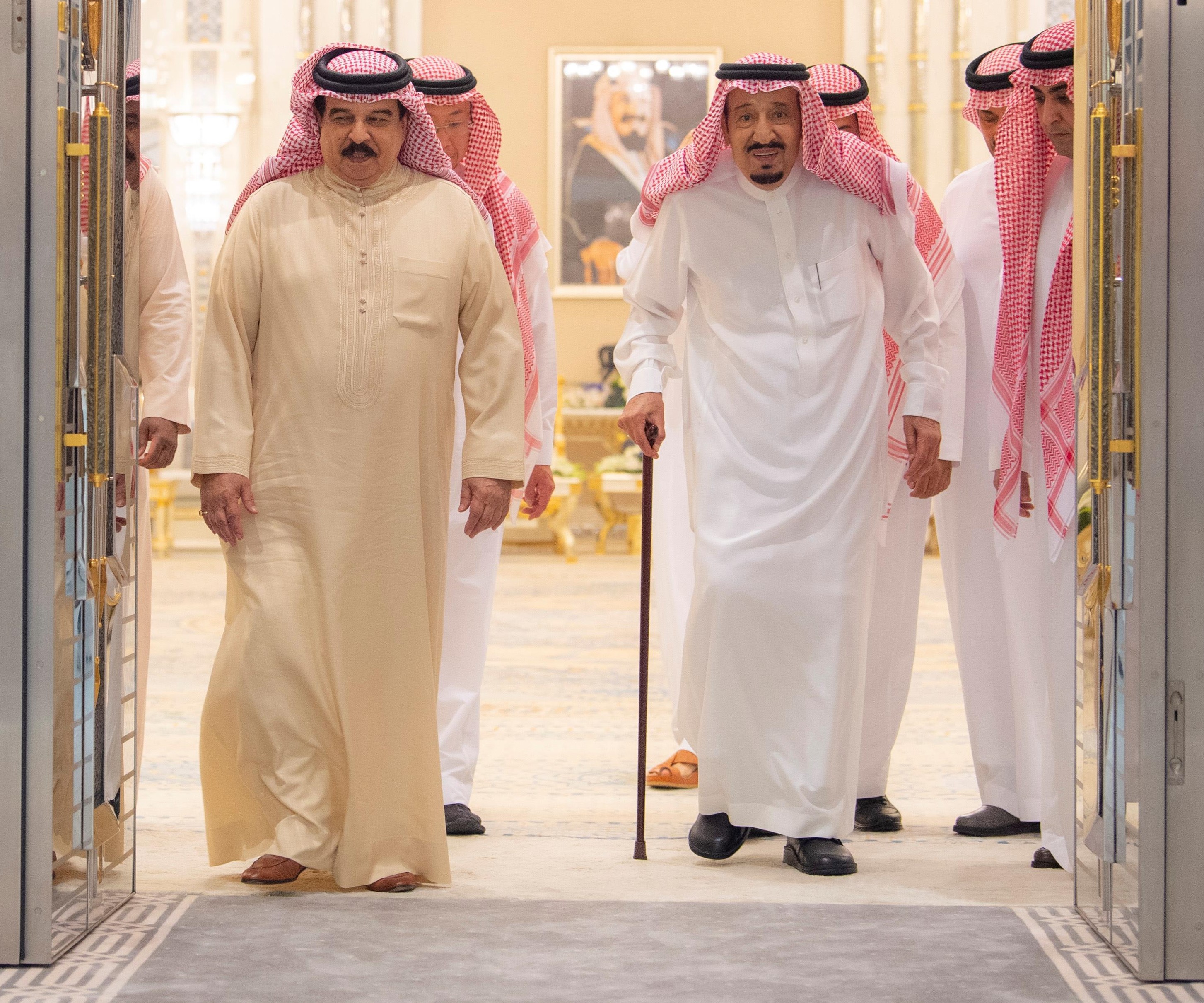 خادم الحرمين الشريفين يستقبل ملك البحرين