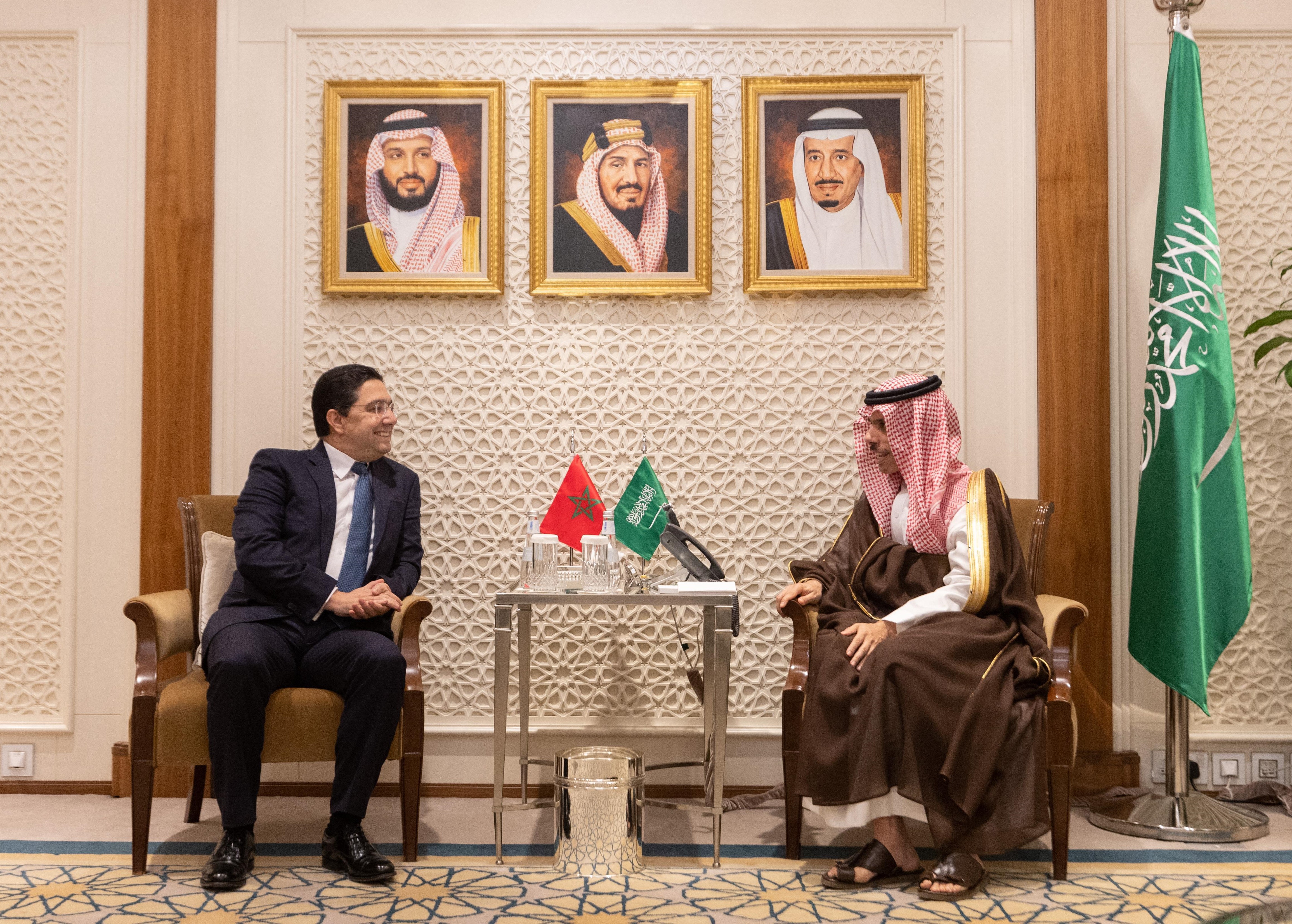 خادم الحرمين الشريفين وولي العهد يتلقيان رسالتين من ملك المغرب
