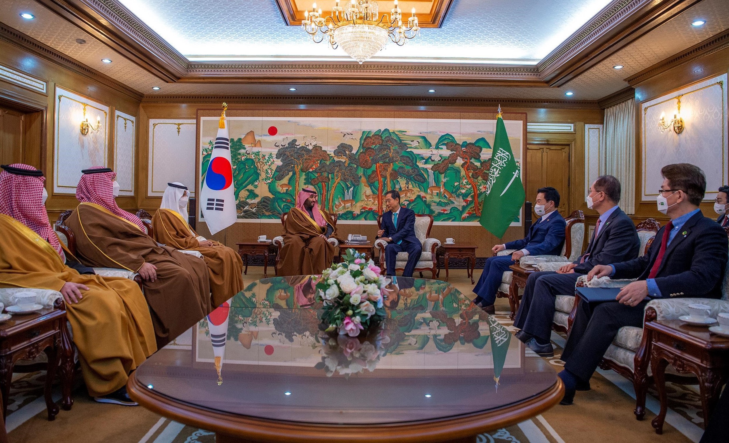 ولي العهد يلتقي رئيس كوريا ويعقدان جلسة مباحثات رسمية