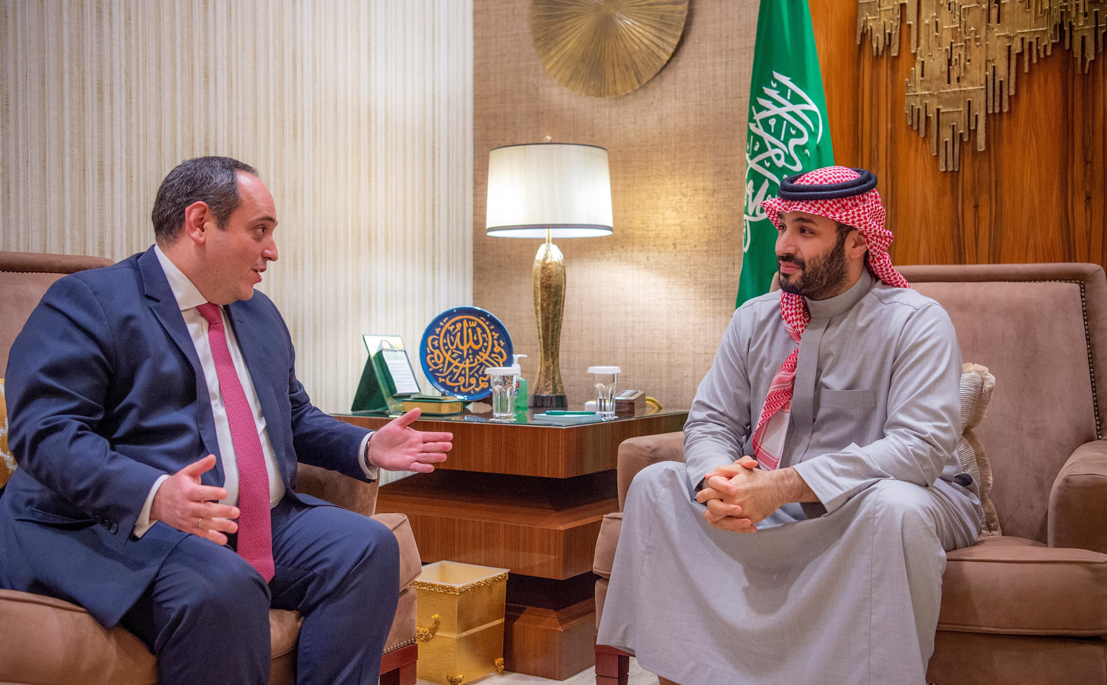 ولي العهد يستقبل الأمين العام للمكتب الدولي للمعارض