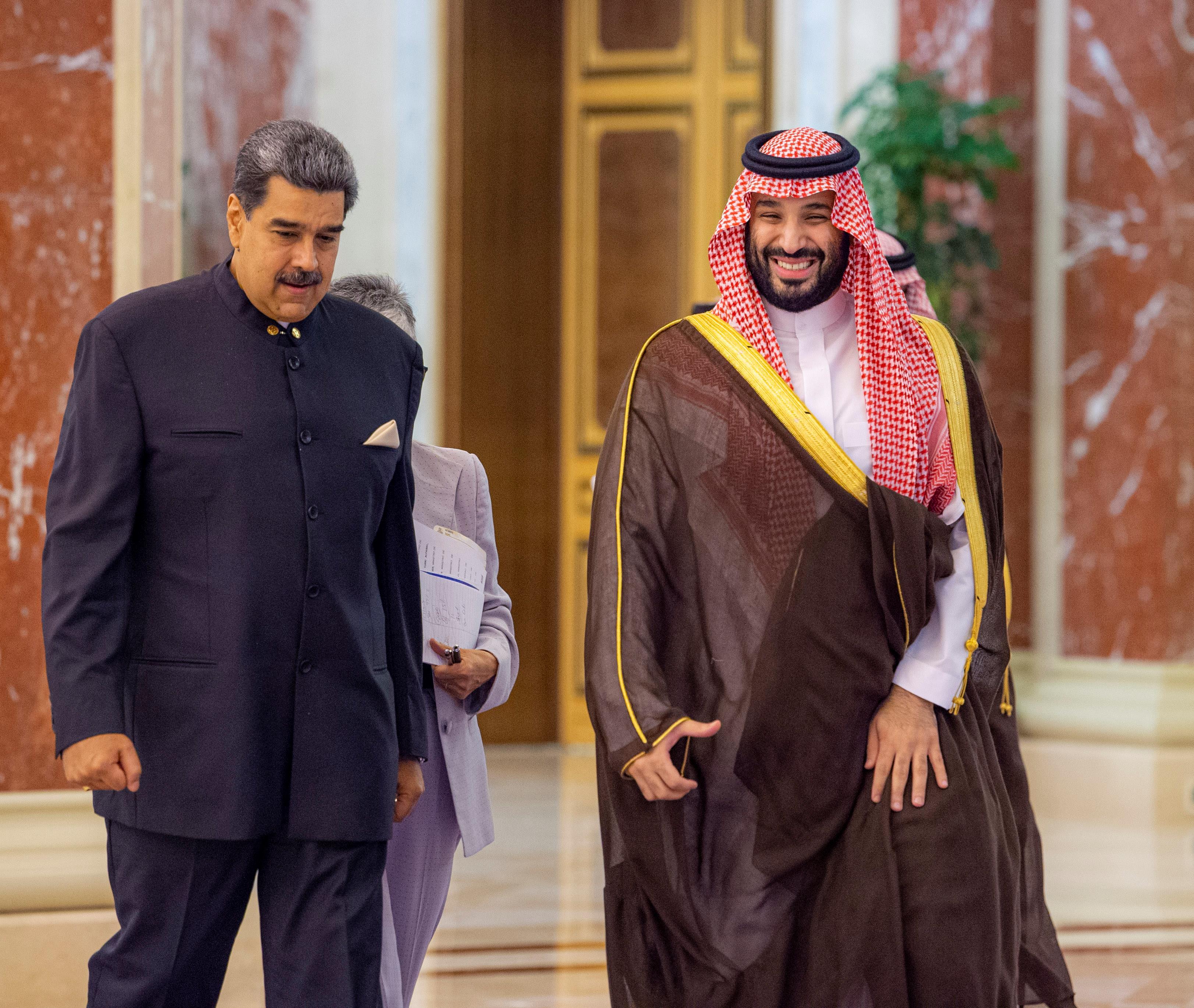 ولي العهد يلتقي رئيس فنزويلا البوليفارية  