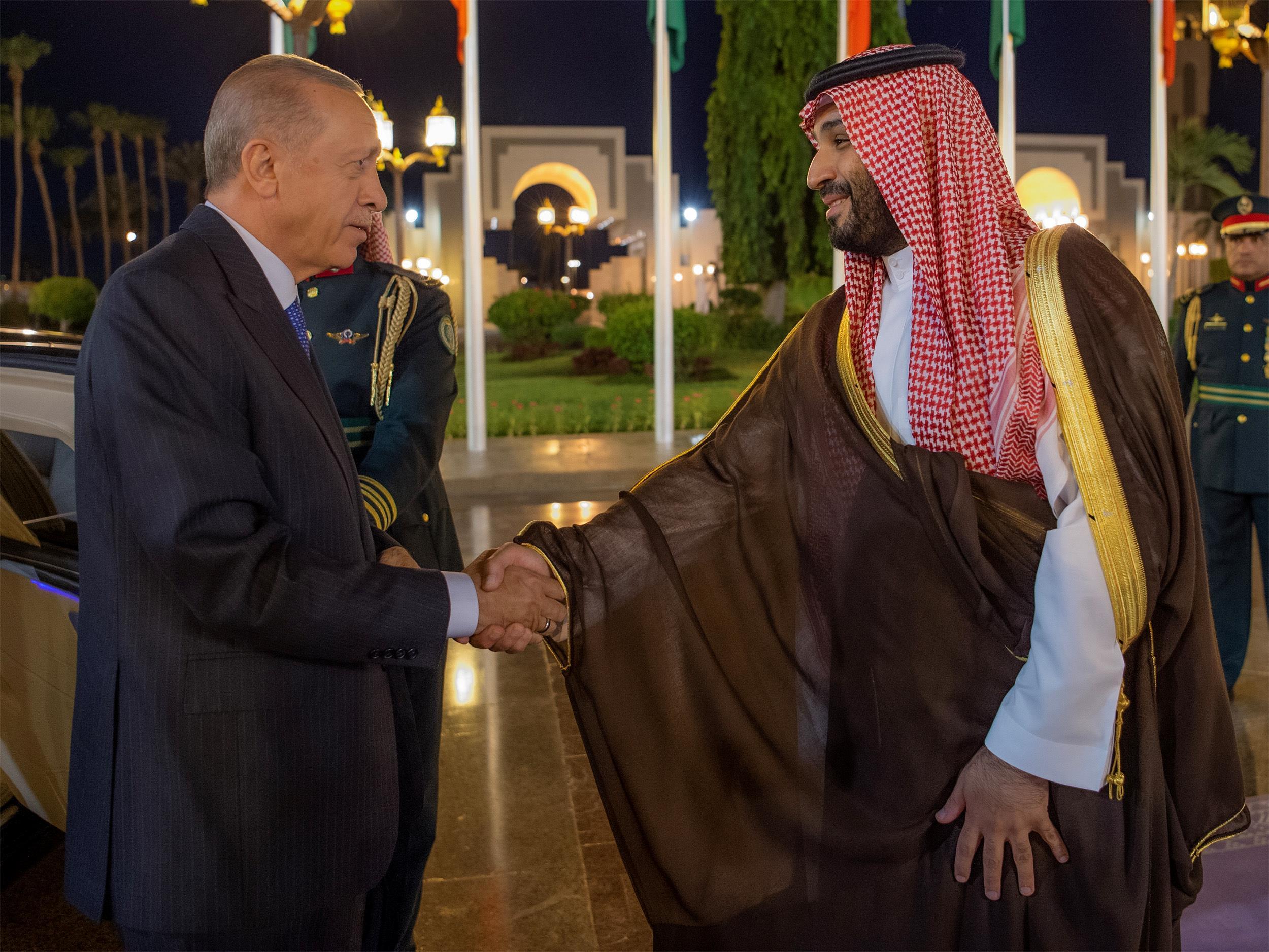 ولي العهد يستقبل الرئيس التركي ويعقدان جلسة مباحثات رسمية