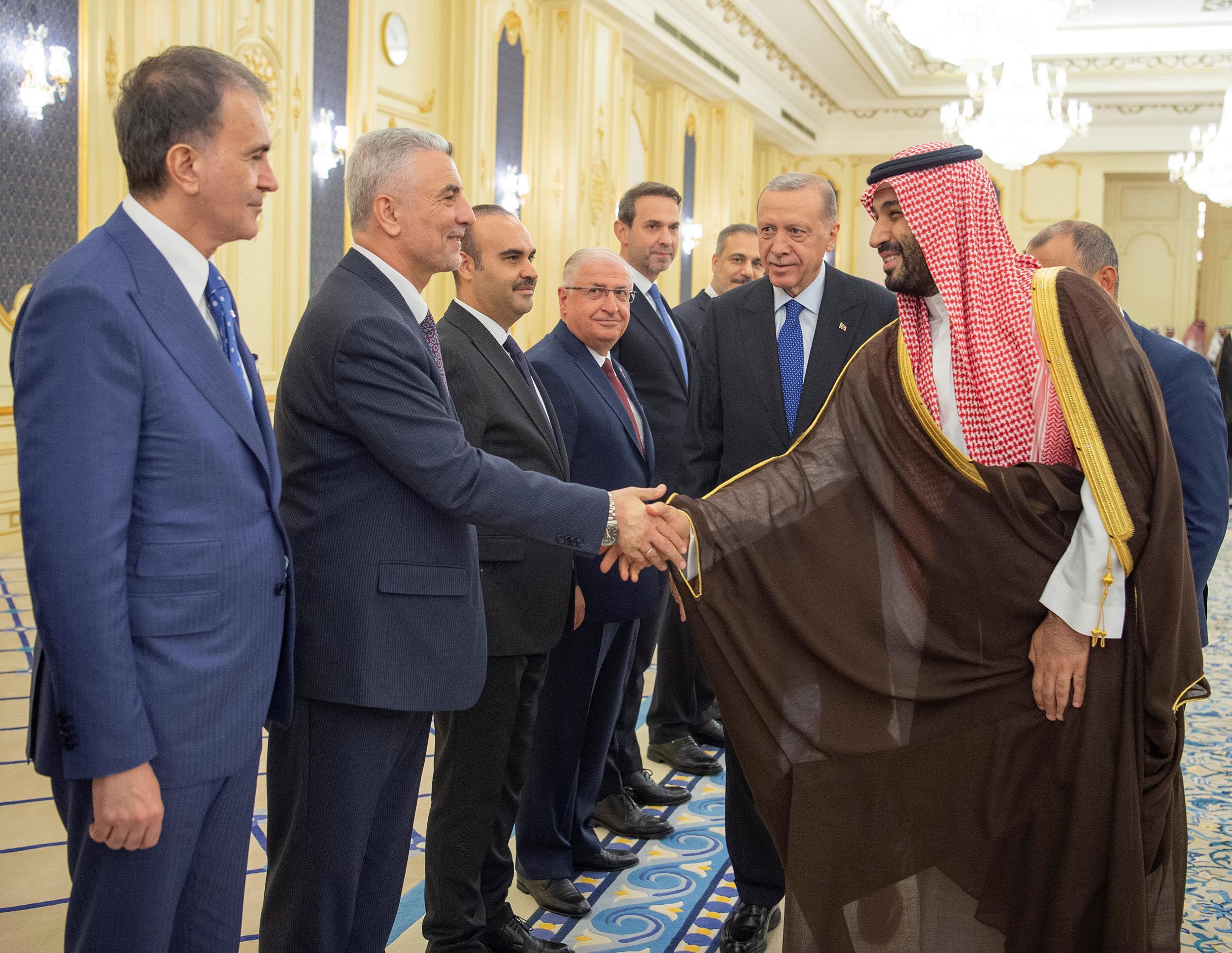 ولي العهد يستقبل الرئيس التركي ويعقدان جلسة مباحثات رسمية
