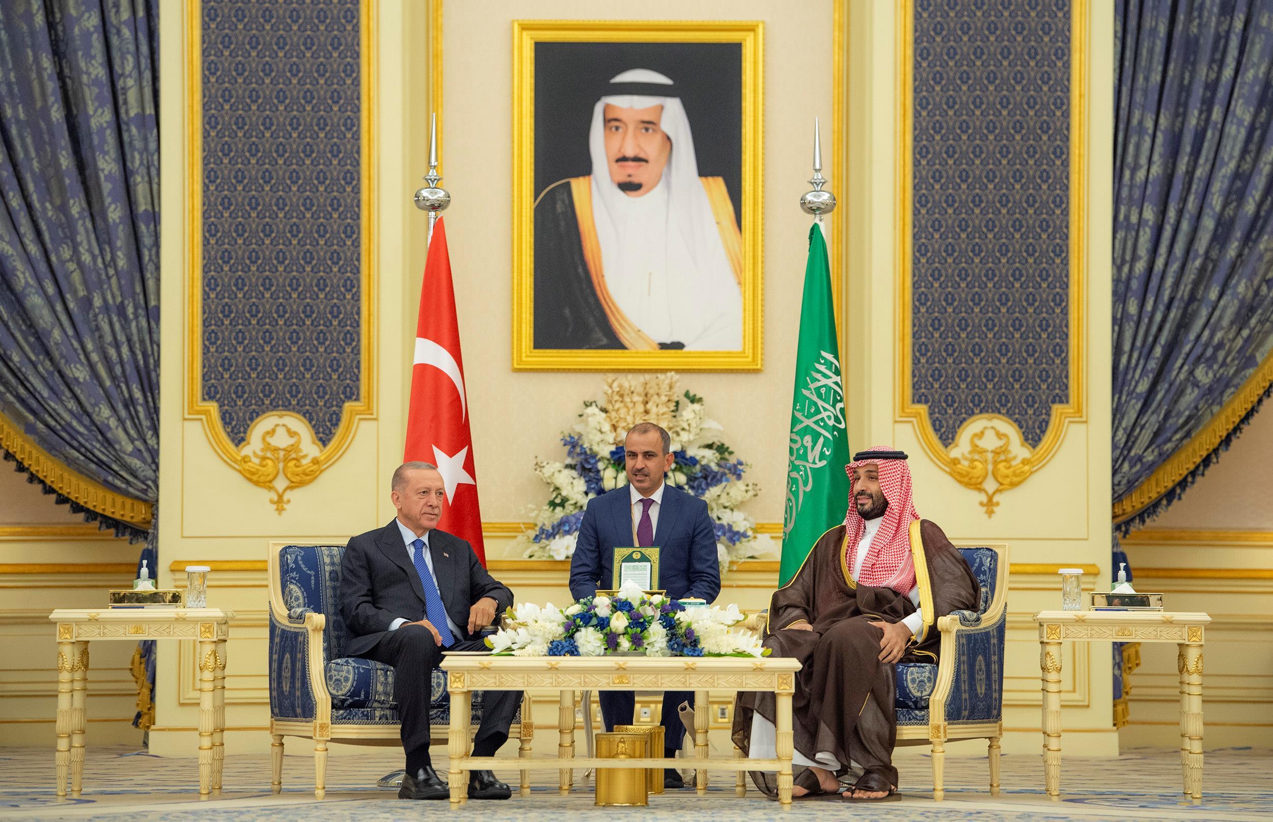 ولي العهد يستقبل الرئيس التركي ويعقدان جلسة مباحثات رسمية