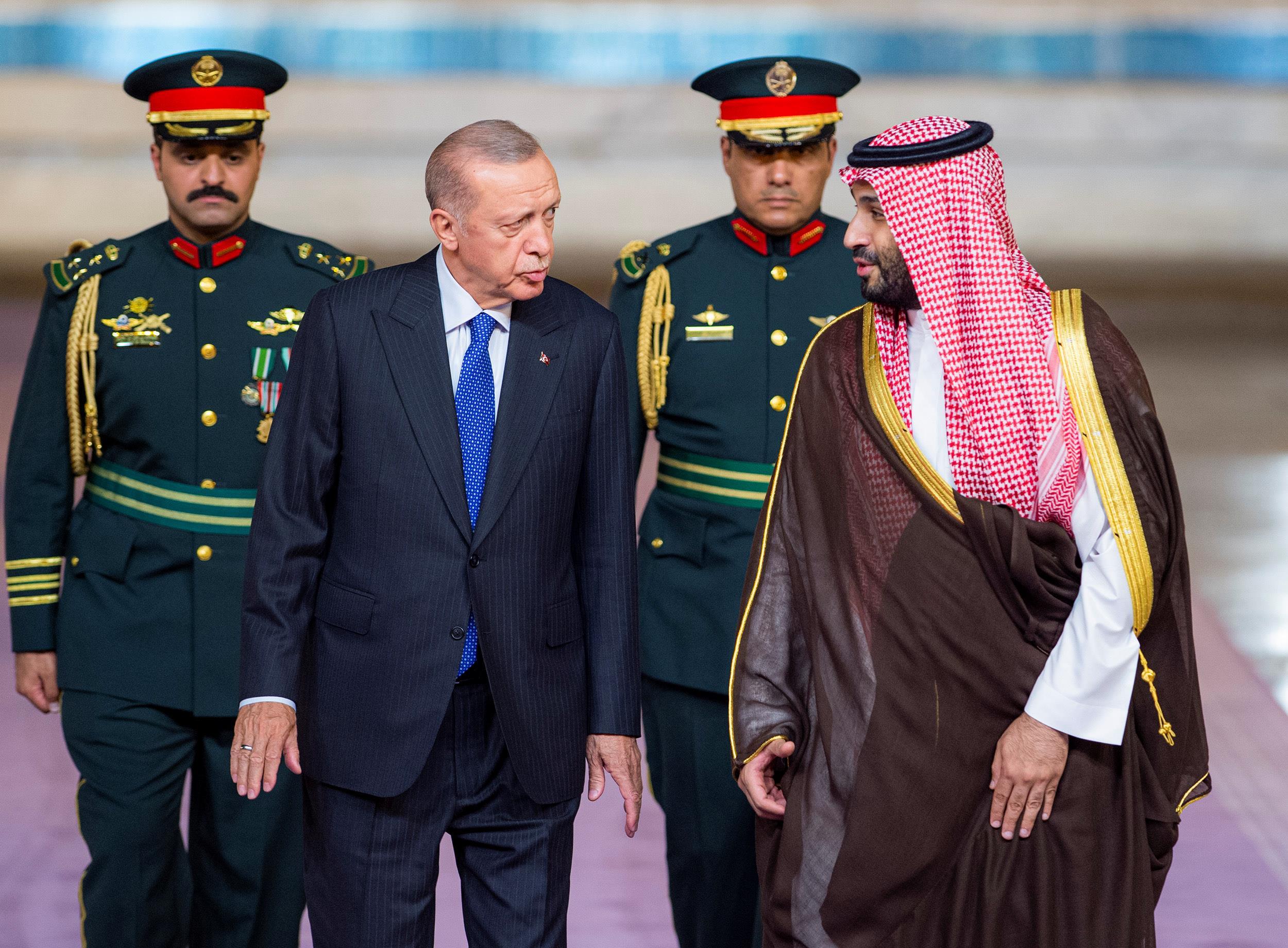 ولي العهد يستقبل الرئيس التركي ويعقدان جلسة مباحثات رسمية