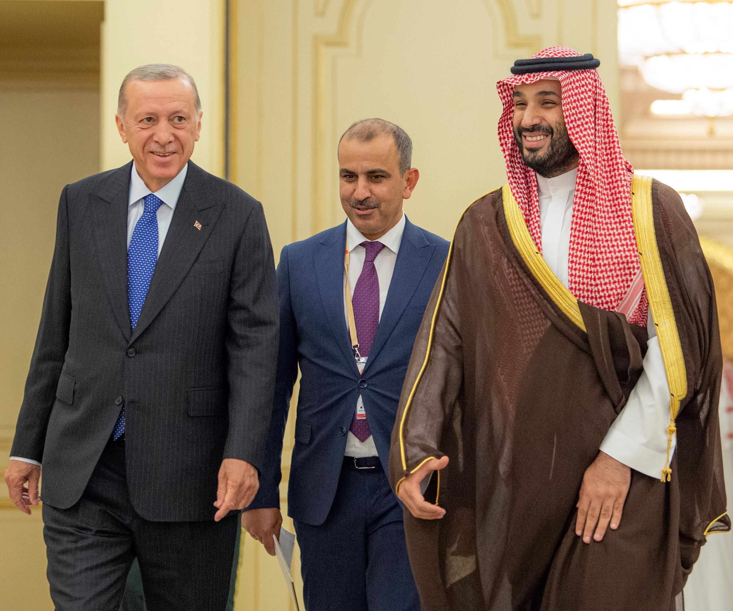 ولي العهد يستقبل الرئيس التركي ويعقدان جلسة مباحثات رسمية