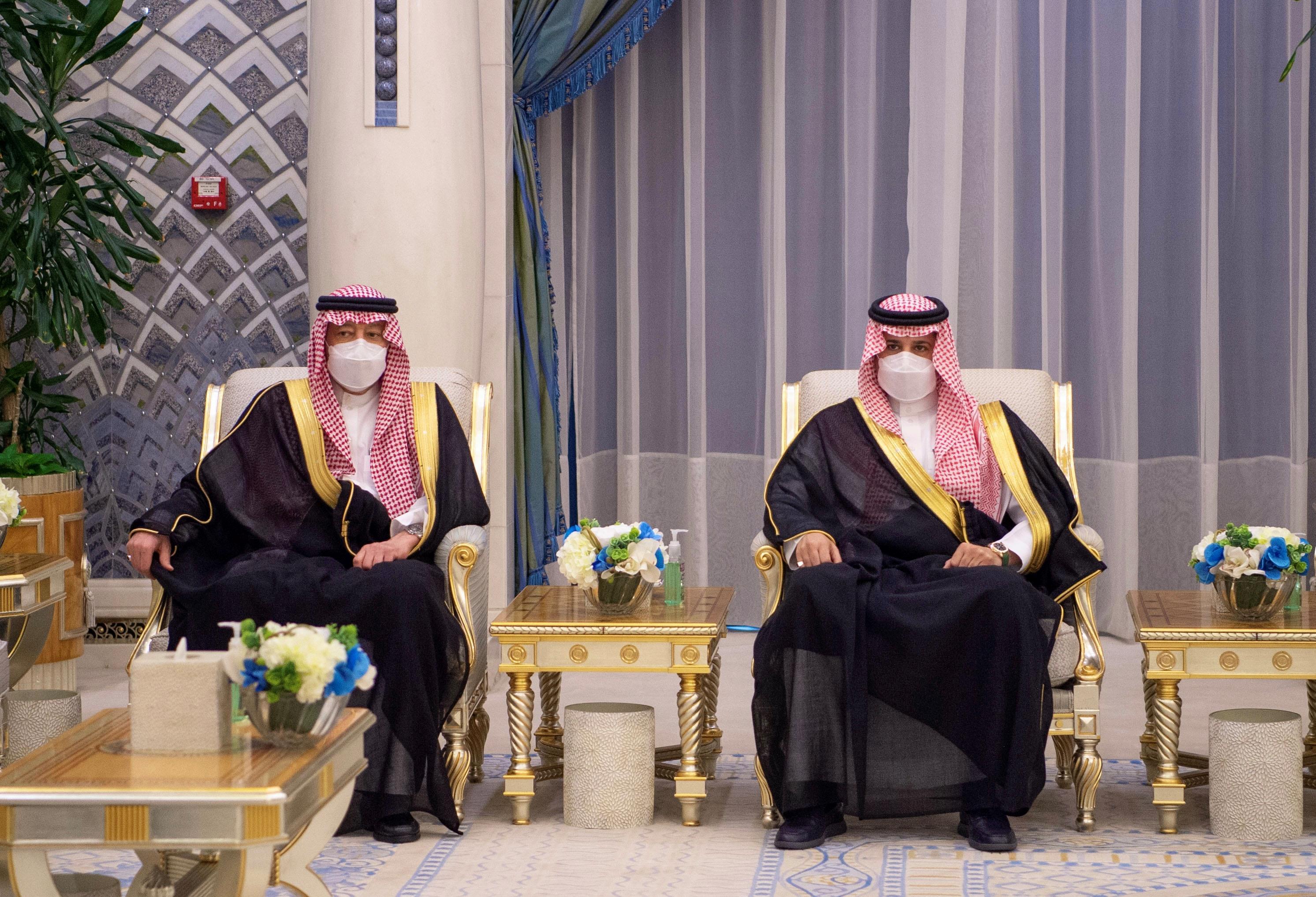 أمام خادم الحرمين الشريفين.. السفراء المعينون حديثاً لدى عدد من الدول الشقيقة والصديقة يؤدون القسم