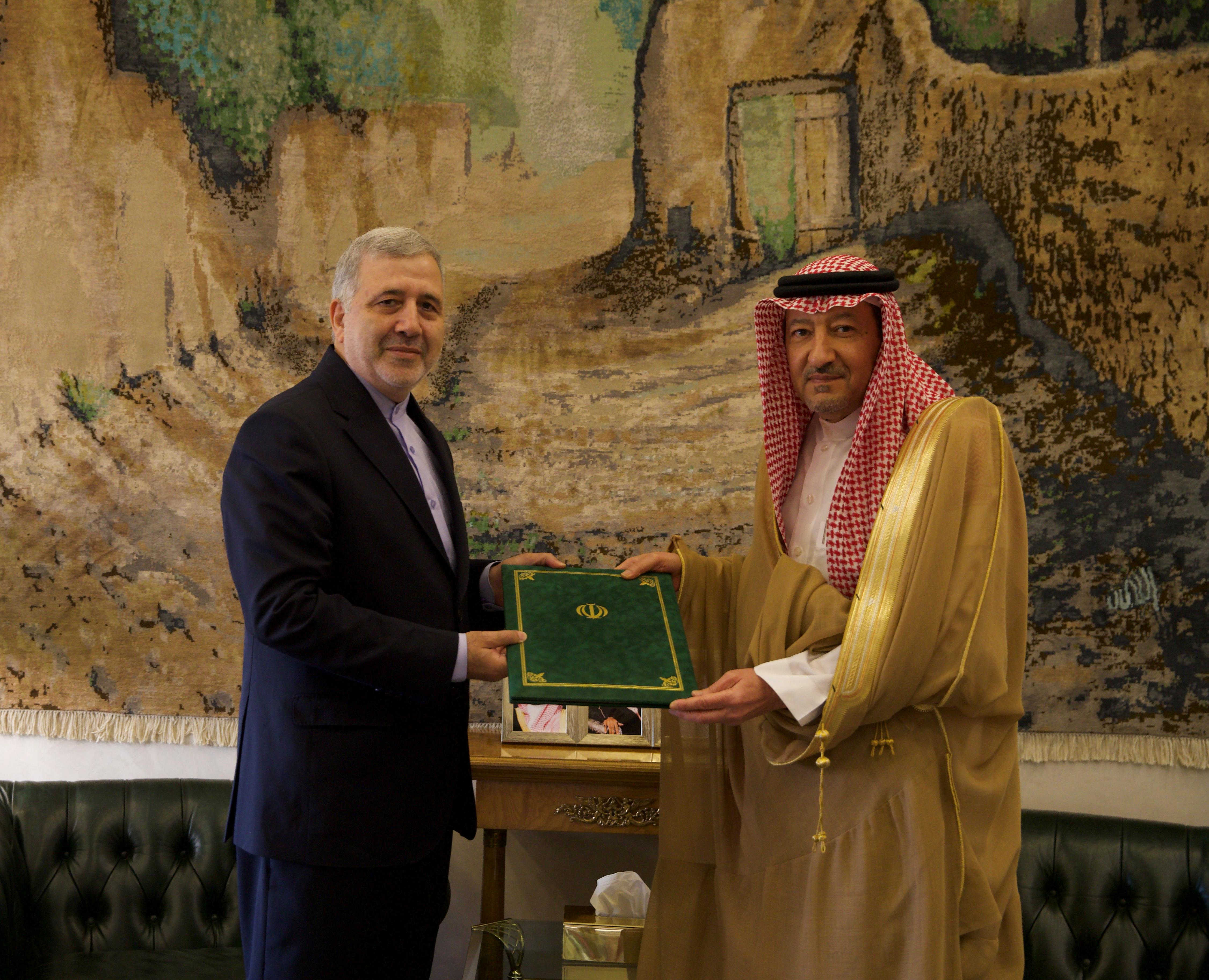 خادم الحرمين الشريفين وولي العهد يتلقيان رسالتين من الرئيس الإيراني