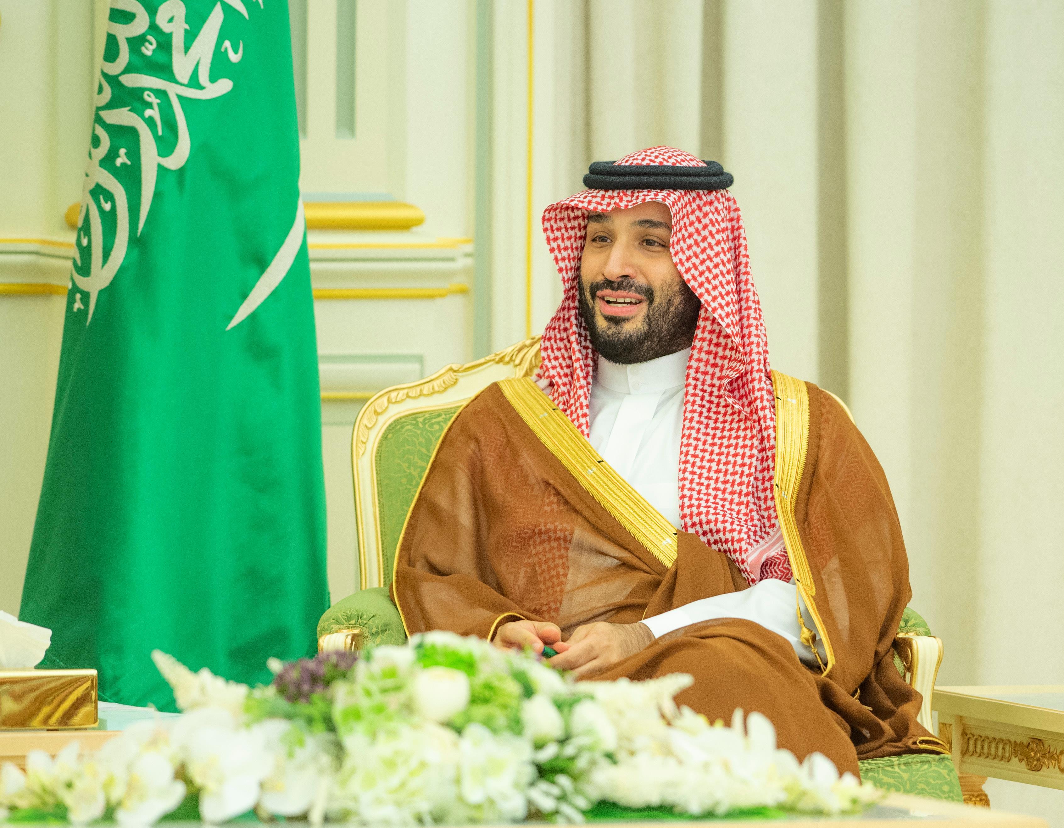 ولي العهد يستقبل رئيس وزراء ماليزيا